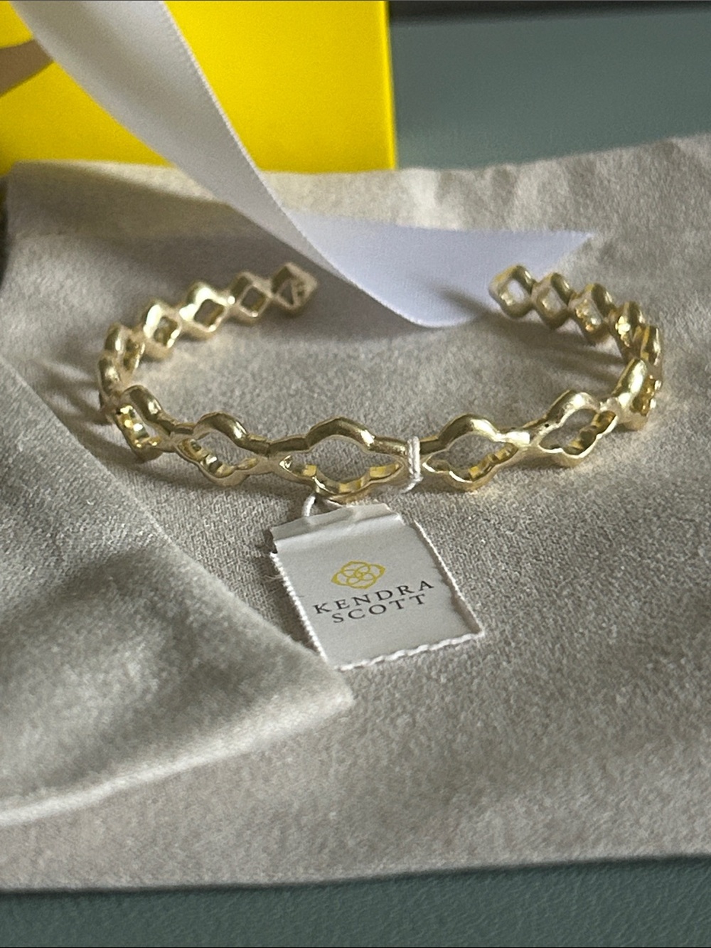 Kendra Scott Abbie Cuff Bracelet and Hoop Earrings Set - Picture 5 of 7